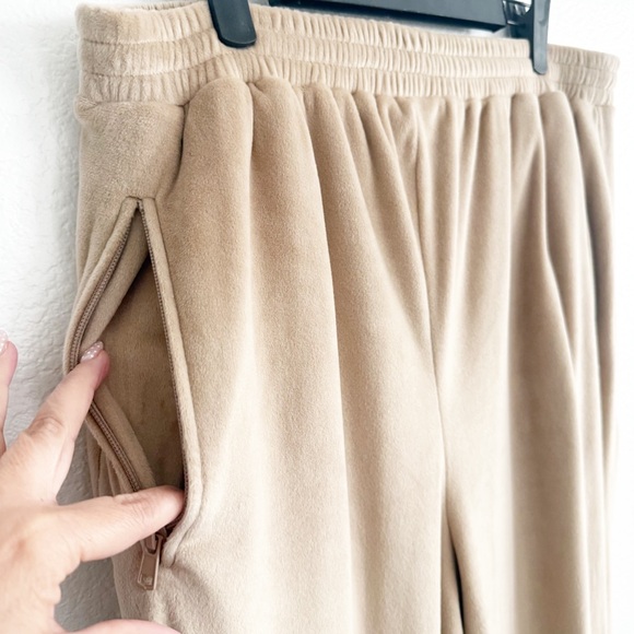 SKIMS Velour Joggers Honey L - Picture 5 of 8